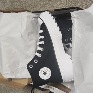 CONVERSE class lugged lift in black canvas kids us size 4.5